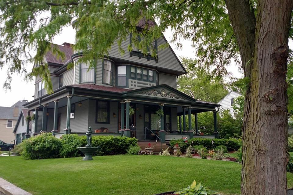 Linda Sue Manor Vandrarhem Sioux City Exteriör bild