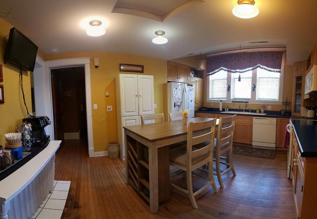 Linda Sue Manor Vandrarhem Sioux City Exteriör bild