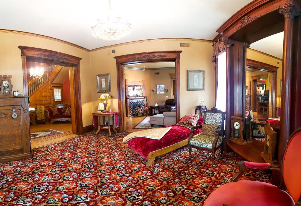 Linda Sue Manor Vandrarhem Sioux City Exteriör bild