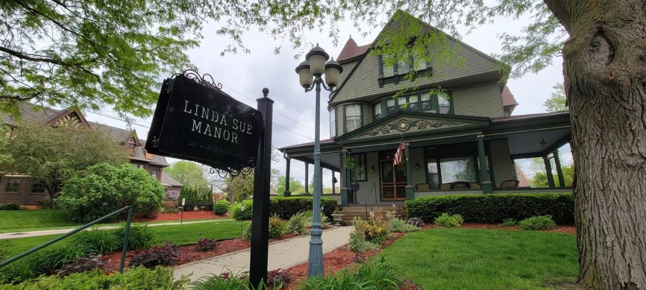 Linda Sue Manor Vandrarhem Sioux City Exteriör bild