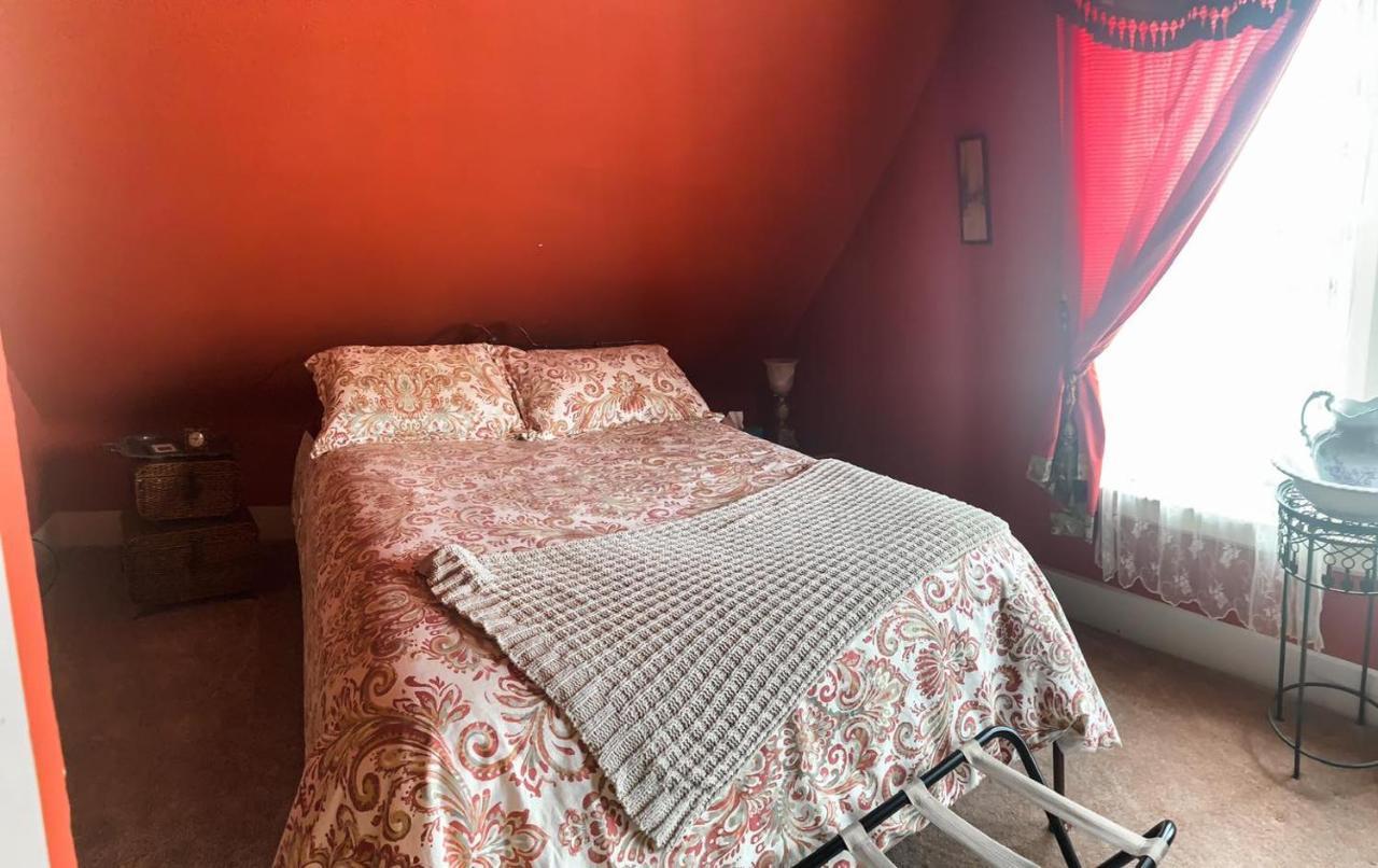 Linda Sue Manor Vandrarhem Sioux City Exteriör bild
