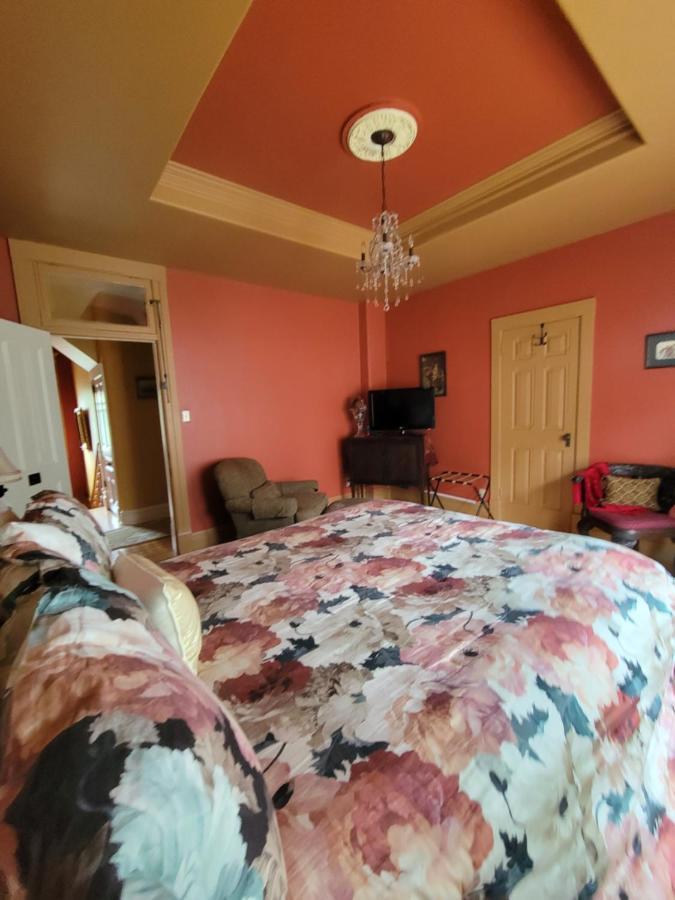 Linda Sue Manor Vandrarhem Sioux City Exteriör bild